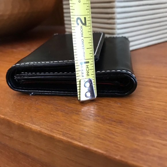 Kenneth Cole Reaction Compact Tri-Fold Wallet - Black Patent & White Stitching - Picture 8 of 8